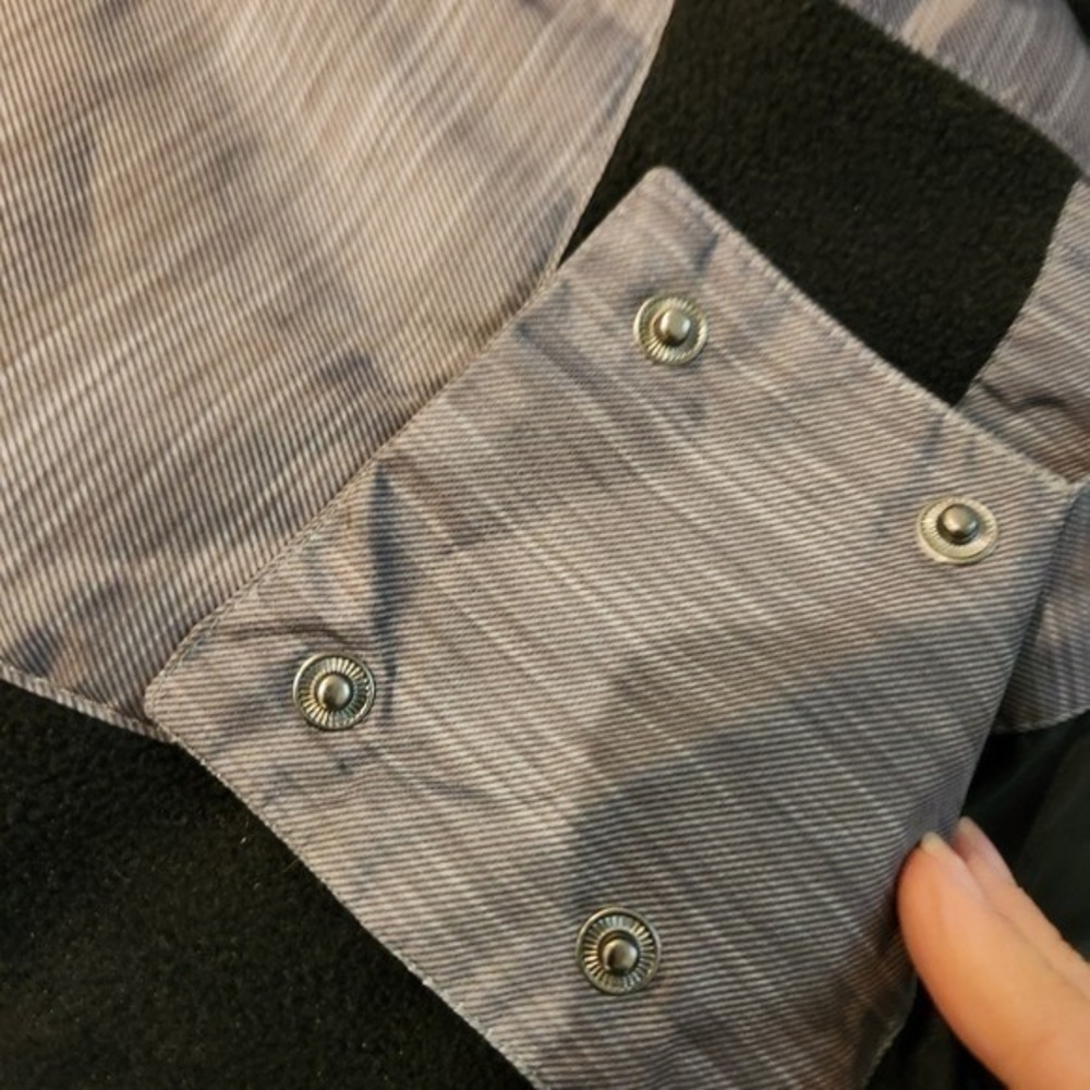 CB Sport Women's Gray Striped Belted Ski Jacket Size M Flaw: NO‎ HOOD - Picture 3 of 9